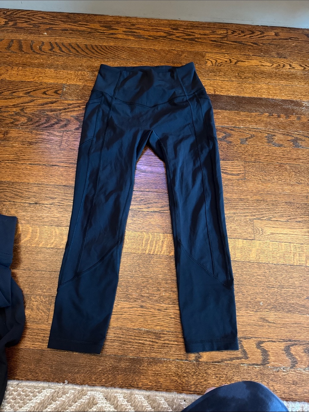 Lululemon High-Rise black ankle legging